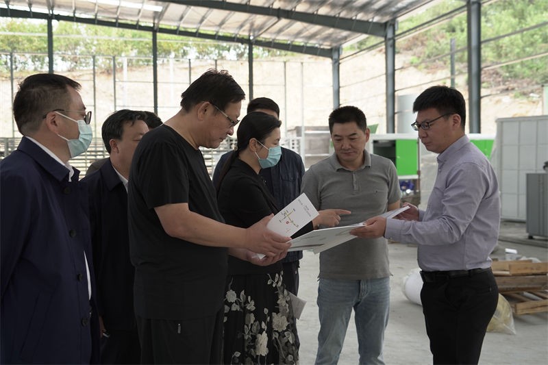 市發(fā)改委黨組書記、主任梁玉峰一行到金源油茶實地調(diào)研