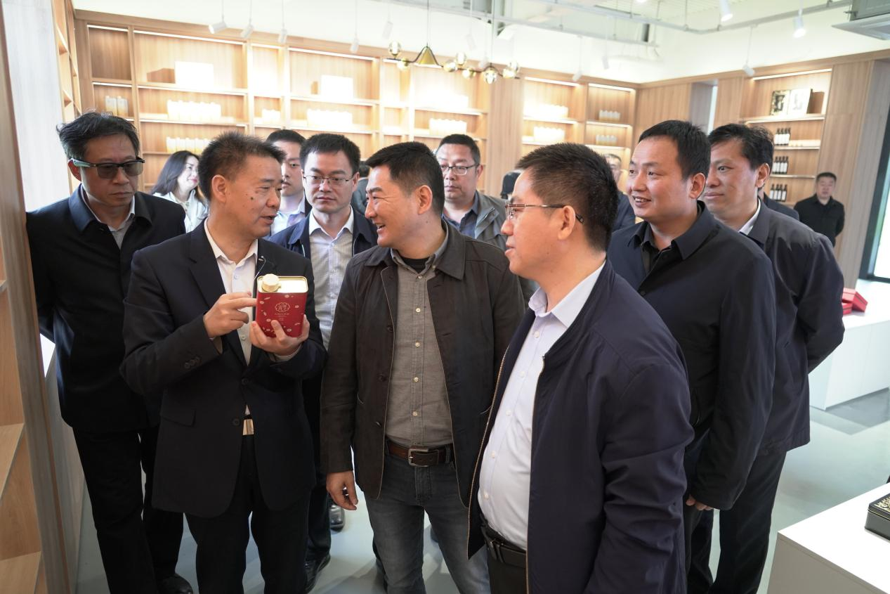 中林集團(tuán)黨委委員、副總經(jīng)理李留彬到金源油茶考察：聚焦油茶產(chǎn)業(yè)一二三產(chǎn)融合發(fā)展